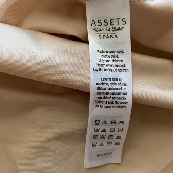 Assets by Spanx Red Hot Label Open Bust Slip Size XL - Picture 6 of 7